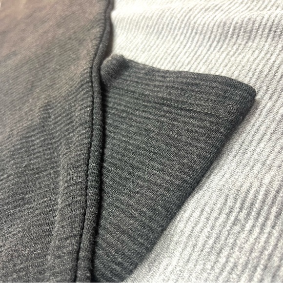 Ribbed Two-Tone Grey Sweater, Medium Hedge Brand - Picture 3 of 5